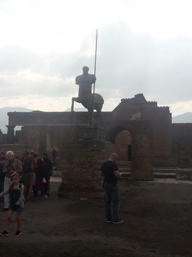 Rosy Monolocale Nel Centro Storico Di Torre Annunziata Di Fronte Scavi Oplonti Apartment Екстериор снимка